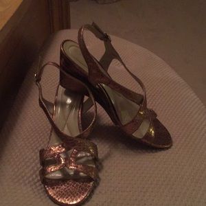 Bronze snake skin wedge